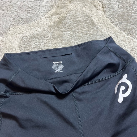 Peloton Colorblock Set - Picture 3 of 4